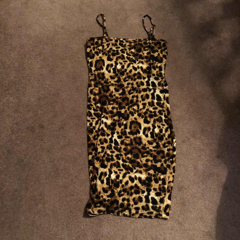 Cotton leopard print dress.
